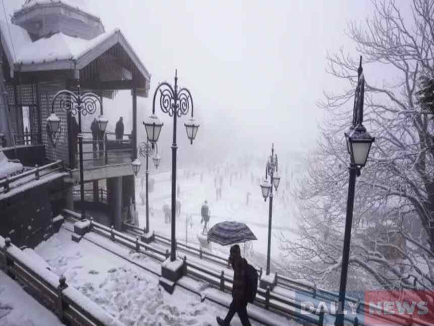 snowfall disrupts life in himachal 557 roads jammed impact on electricity and water supply 164179143 min 1 - DailyNews24Live.com